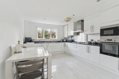 2 bedroom apartment for sale, Flat  High Oaks, Northwood HA6