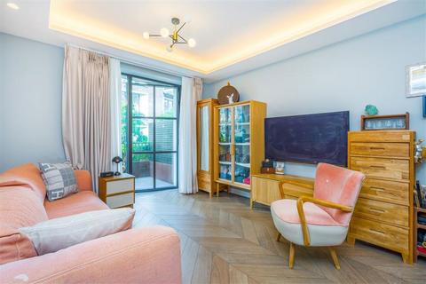 2 bedroom flat for sale, Cleveland Street, LONDON W1T