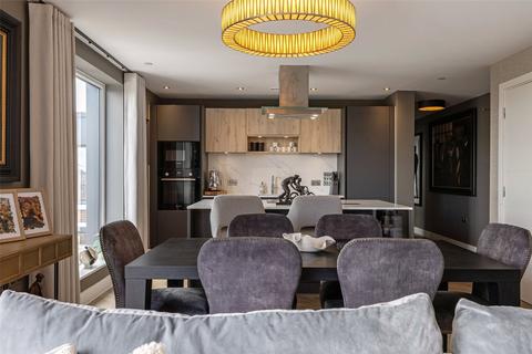 3 bedroom penthouse for sale, Imperial House, Princes Gate, Homer Road, Solihull, West Midlands, B91