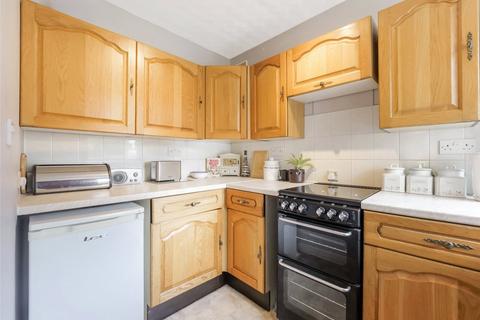 2 bedroom flat for sale, Westbourne Crescent, Bearsden, Glasgow, East Dunbartonshire, G61