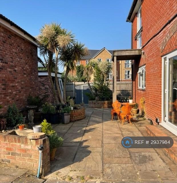 Didcot Road, Southampton, SO15 - More