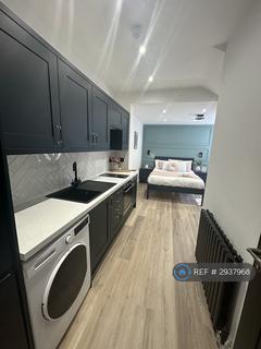 1 bedroom in a house share to rent, High Street, Rushden, NN10