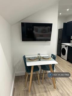 1 bedroom in a house share to rent, High Street, Rushden, NN10