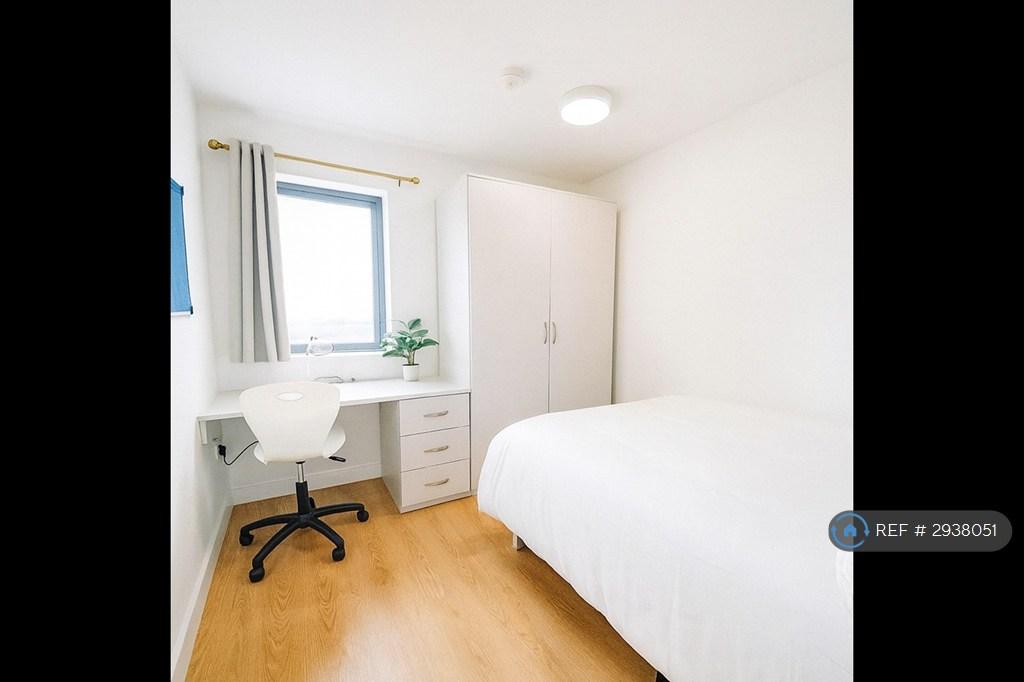 Apartment in Liverpool - View 3