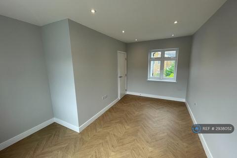 3 bedroom flat to rent, Footscray Road, London, SE9