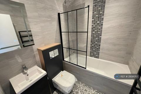 3 bedroom flat to rent, Footscray Road, London, SE9
