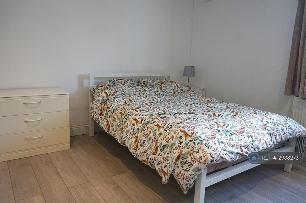 Apartment in Brighton, Brunswick - View 2