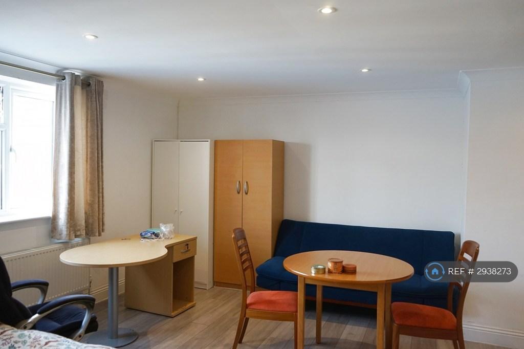 Apartment in Brighton, Brunswick - View 3