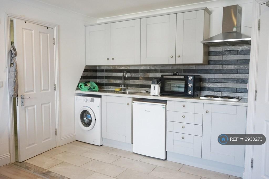 Apartment in Brighton, Brunswick - View 5