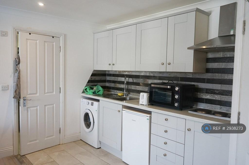 Apartment in Brighton, Brunswick - More