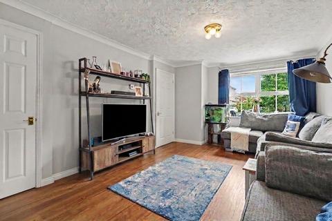 3 bedroom terraced house for sale, Danesfield Close, Walton-On-Thames, KT12