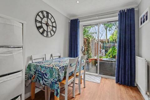 3 bedroom terraced house for sale, Danesfield Close, Walton-On-Thames, KT12