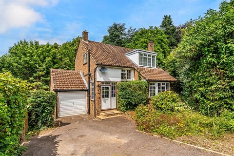 3 bedroom detached house for sale, Woodland Rise, Oxted
