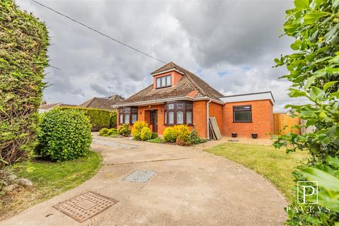 3 bedroom chalet for sale, Main Road, Great Holland, Frinton-On-Sea