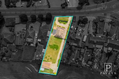 3 bedroom chalet for sale, Main Road, Great Holland, Frinton-On-Sea