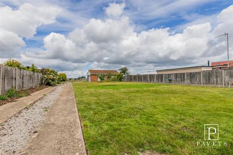 3 bedroom chalet for sale, Main Road, Great Holland, Frinton-On-Sea