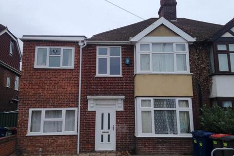 4 bedroom semi-detached house to rent, Newmarket Road, Cambridge, CB5