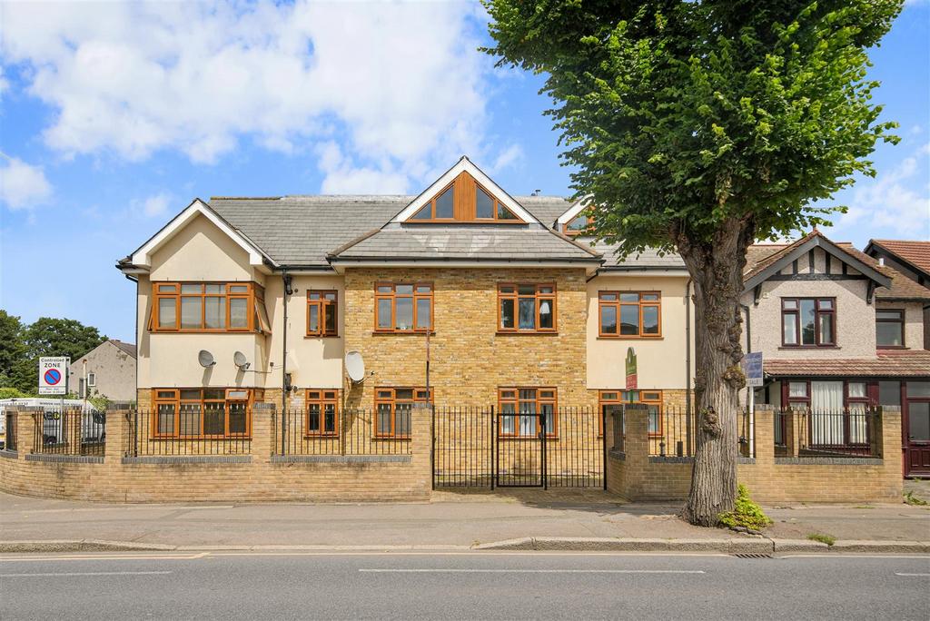 2 bedroom flat for sale