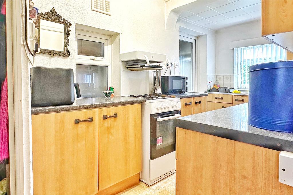Gibson Avenue, Abbey Hey, Manchester, Greater Manchester, M18 – další