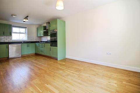 4 bedroom terraced house to rent, Ravensdale, Swindon SN1