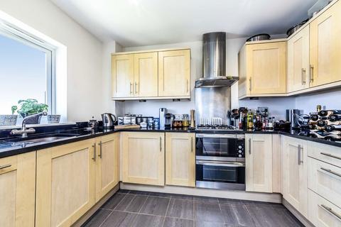 2 bedroom flat for sale, Pavilion Square, London SW17