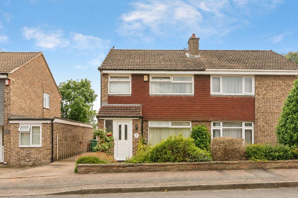 Roosa Close, Nottingham NG6, Nottingham