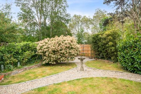 4 bedroom detached house for sale, Grafton Road, Worcester Park, KT4