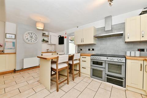 3 bedroom end of terrace house for sale, Sealey Crescent, Wells