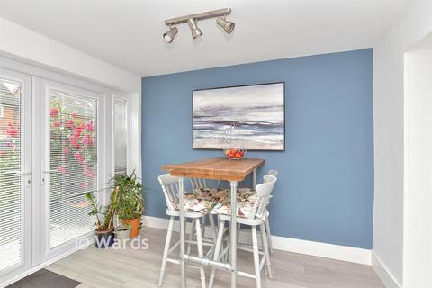 4 bedroom semi-detached house for sale, Vincent Road, Sittingbourne ME10