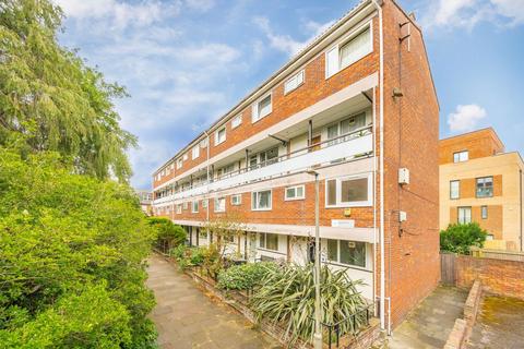 undefined, Petersfield Rise, London SW15