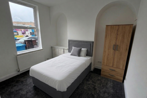 undefined, Hyde Road, Gorton, M12
