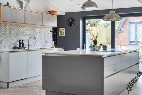 3 bedroom semi-detached house for sale, Pinckards, Chiddingfold, Godalming, Surrey, GU8
