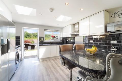 2 bedroom end of terrace house for sale, Beechen Lane, Lower Kingswood KT20