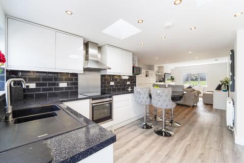 2 bedroom end of terrace house for sale, Beechen Lane, Lower Kingswood KT20
