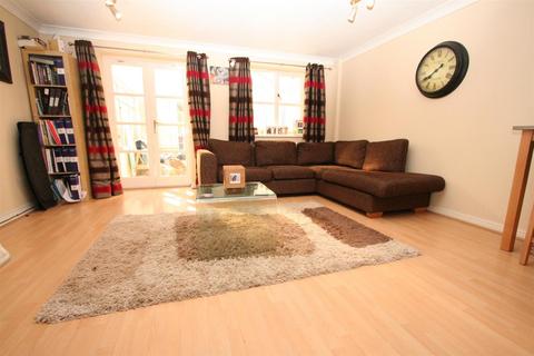 2 bedroom terraced house to rent, Lambourn Square, Valley Park, Chandlers Ford