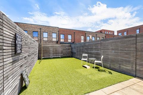 3 bedroom terraced house for sale, Colindale Gardens, Colindale Avenue, London, NW9