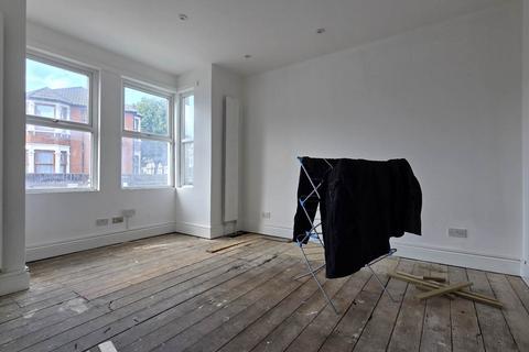 4 bedroom terraced house for sale, Sibley Grove, Manor Park, E12 6SF