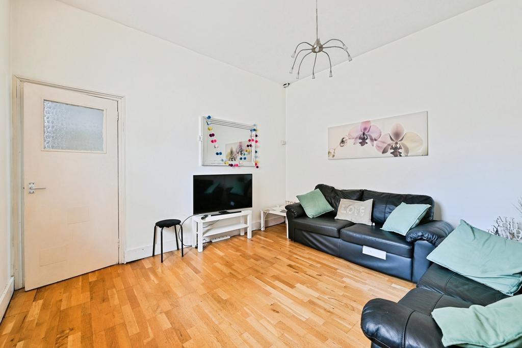 House in Nottingham, Hyson Green - View 5