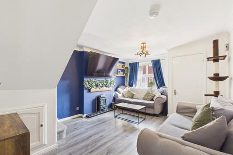2 bedroom terraced house for sale, Ballantyne Close, Hull, HU7 0EJ