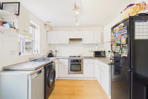2 bedroom terraced house for sale, Ballantyne Close, Hull, HU7 0EJ