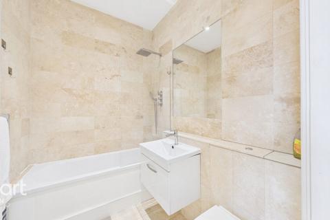 1 bedroom flat for sale, East Street, EPSOM