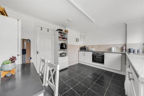 2 bedroom flat for sale, Carless Court, Woolcombe Road, Portland