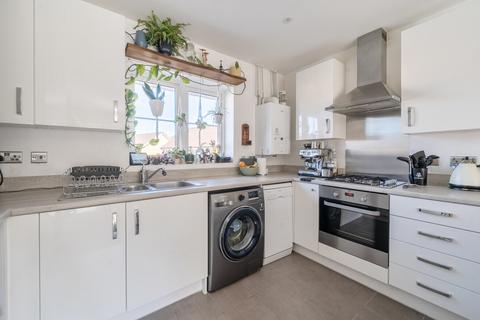 2 bedroom maisonette for sale, Hurst Avenue, Blackwater, Camberley
