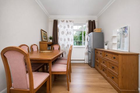 3 bedroom end of terrace house for sale, Dunstable Road, Luton, Bedfordshire, LU4