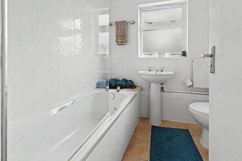 undefined, Yarmouth Road, Stevenage SG1
