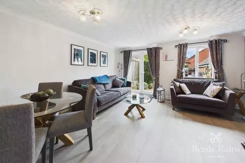 3 bedroom end of terrace house for sale - Vista 2