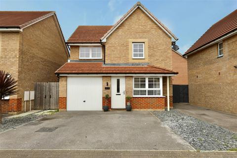 3 bedroom detached house for sale, Petfield Drive, Anlaby, Hull