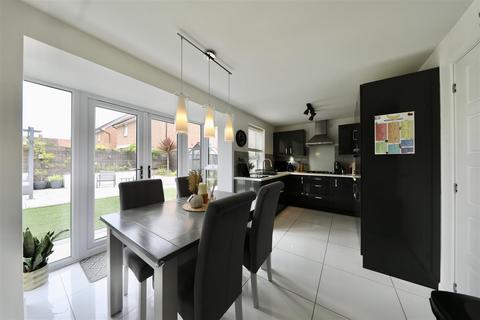 3 bedroom detached house for sale, Petfield Drive, Anlaby, Hull