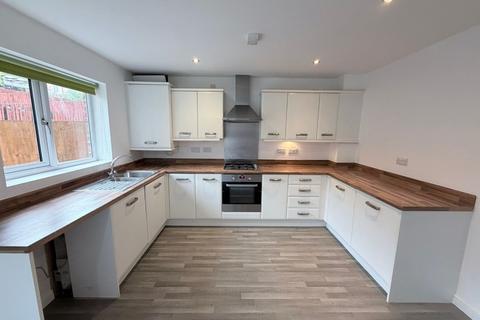 3 bedroom semi-detached house to rent, Christie Lane, Salford M7