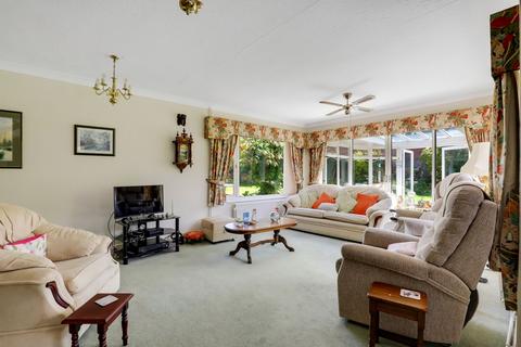 3 bedroom bungalow for sale, Northfield Avenue, Nottingham NG12